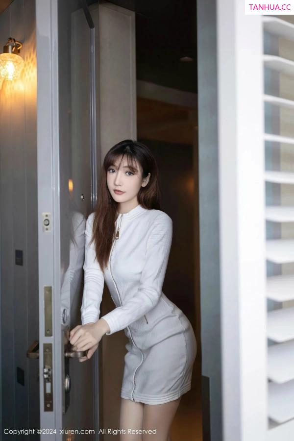 陆萱萱  [XiuRen]高清写真图 2024.03.14 No.8233 陆萱萱 丝袜美腿第2张图片